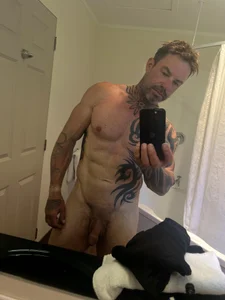 AWOL101 Sneak Peek Foto 3