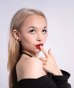 katyevance Red lipstick Foto 4