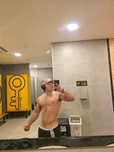 Horny_nick18 My sexy body Immagine  4