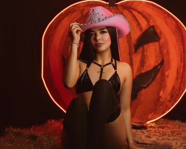 gisellee__ Hallowen 2024 Pic