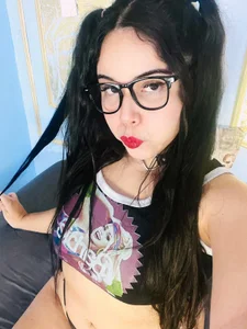 melaniecooperrのYOUR NAUGHTY GIRL 🔥の 5枚の写真