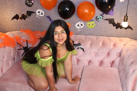 grace77__ halloween Pic