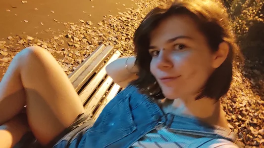 JaneFields Public Poză 3