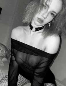 Kini_566 Public Pic 4