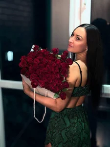 NikoleMills 🥰 Pic 2