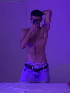 Jaxon_Carter It's hot, don't you think? 사진