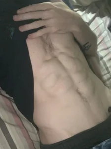 JayAmaze Shirtless Foto