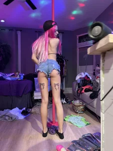 watermellonpussy pole fun Pic 7