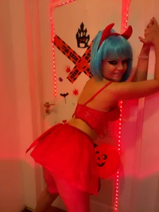 Sweeteest_Julie Halloween Bilde 7