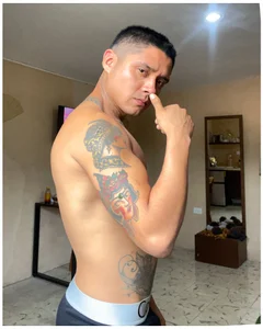 Hey de NakedMuse  Imagens