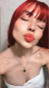 ZaraWest I’m back, babe ❤️🔥 New pics, new energy… and I missed you 😘 Foto 2