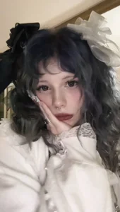 Askalissa blue hair Pic 5