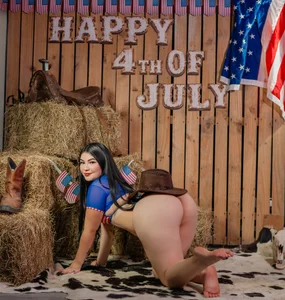 MiaaFarrel 🍑🎇 The Pre-4th Celebration Starts NOW! 🇺🇸 My hottest Booty Show is waiting for you. Come join th  3টি ছবি