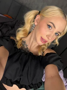Sabrinkaaa Just me Pic 6