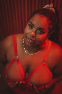 Rebeka_spencer titis and smile Pic