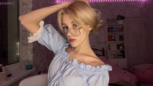 Ketris_Drewerses's Drawn to Me Sex Photo 2