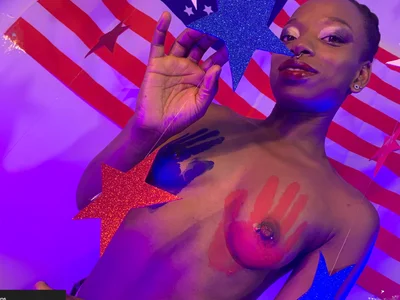 Coco_Kiss Independence 💖💙🤍 Pic 4