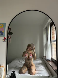 tattedteenslut's photo