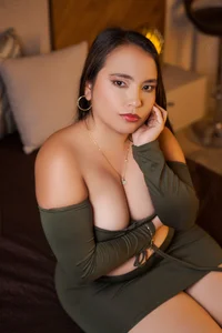 CurvyEmma_ Public slika 5
