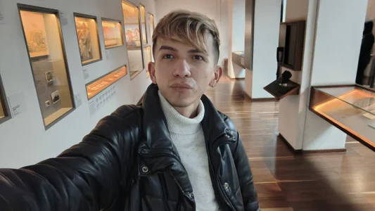 smallgiant27 Public Foto 3