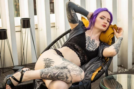 _HelenCarter Sexy Black Pic