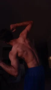 tanned_boy Public Foto 5