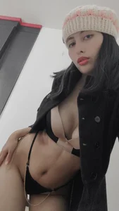 Anahi_cake Sensual Pic 6