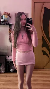 Alyssa_Thornwod Pink mood Pic