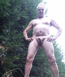 sexbink Nude outside Foto 2