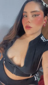 CamilJoness69 kullanıcısının Black time 😏🖤 albümü -  5 fotoğraf