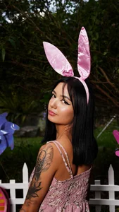 emily_dempsey Easter Sin 🐰💞 টি ছবি