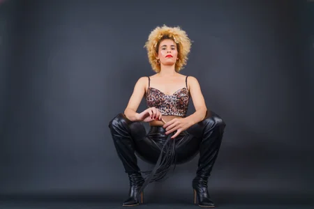 AlexaDuque34 Alexa’s Control صورة واحدة|AlexaDuque34 Alexa’s Control صورتان|AlexaDuque34 Alexa’s Control  6 صور|AlexaDuque34 Alexa’s Control  6 صورة