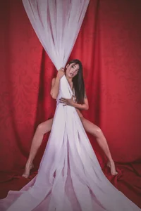 NoraDasilvaBehind the veil✨ Bild 2