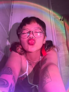 I'm here to add color to your days 🌈 de Luna_Blooms  3 Imagens