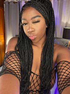 Emaaa-curvyy Catch me if u can Foto 3