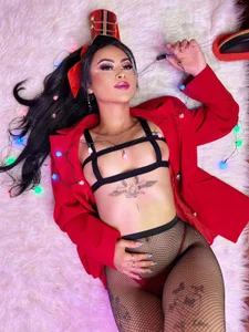 sallybrown_ happy new year💝✨ Bilde 3