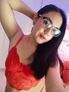 RitaRussel i look sexy on red! Pic