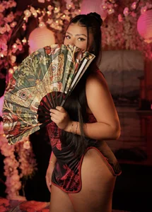 dahiana_rouss I come from the East for and for you🈺 Immagine  3