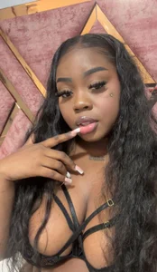 mia_alvaresのlooks that catch 🫦の 3枚の写真