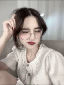 LaveraSitko kullanıcısının With glasses :3 albümü -  2 fotoğraf