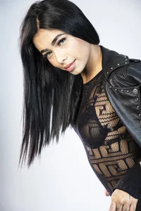 MeganLowellのRude girlの 4枚の写真