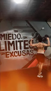 Bryan_Rossi Public  2টি ছবি