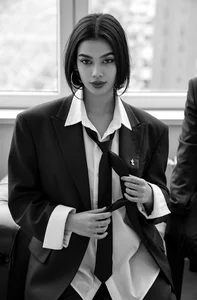 Saara_Corraless A photo… but my look says much more. Pic 6