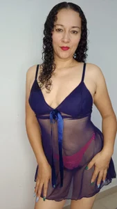 BEAUTIFUL LADY WITH HAIRY PUSSY od luisa_curli  snímek