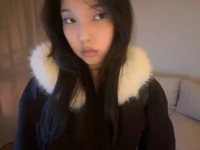 ShirleyLopez Fluffy hood season Foto 5