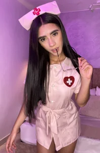 jasmin_adams Your favorite nurse Billede 8