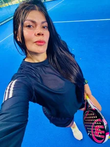 JennHornyMilfのim sport girl 🥎⚽🎾の 4枚の写真