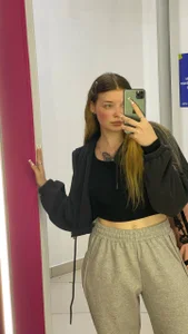 _Lily_Moon_ Big hips Pic