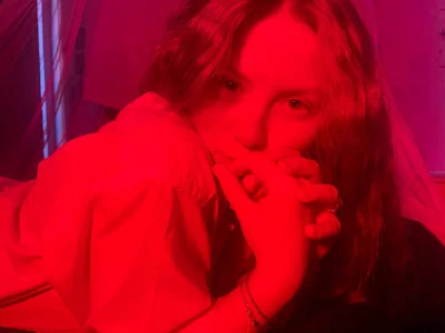 foxy_tease_ What do you see in my eyes?👀🔥 Immagine  4