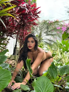 AmbarJames_ Garden desires Hình 2